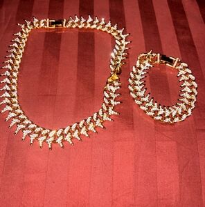 Gold and Silver Women's Necklace With Braclet